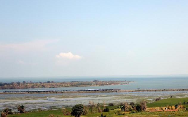 10 Beautiful train’s journeys across India