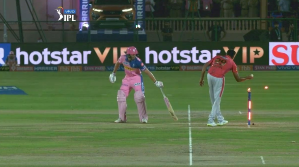 RR बनाम KXIP मैच के दौरान आर अश्विन 'mankads' जोस बटलर के रूप में विवाद