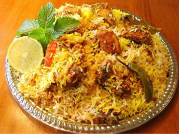 मुग़लई बिरयानी से प्यार है?? जाने इसके पीछे की अनसुनी व दिलचस्प कहानी