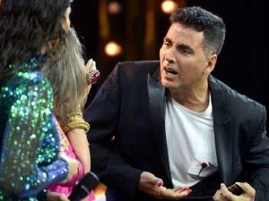 अक्षय कुमार के सीने से