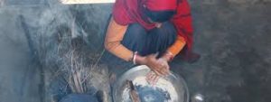 मिट्टी के चूल्हे पर