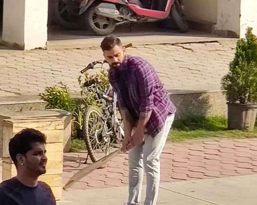 बच्चो के साथ विराट कोहली ने खेला क्रिकेट, देखे वीडियो Youth Express
