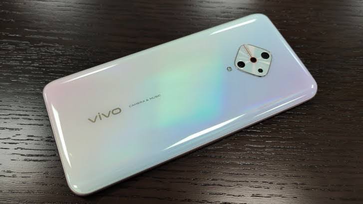 लांच के पहले Vivo V17 की तस्वीरें हुईं लीक-Youth Express