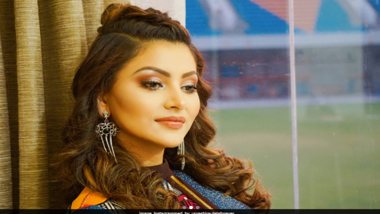 ये एक्ट्रेस लेंगी एक घंटे की डांस परफॉर्मेंस के तीन करोड़ रूपये - Youth Express