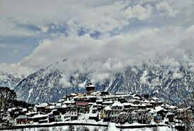 उत्तराखंड में बर्फबारी का