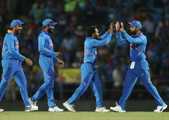 क्रिकेट के मैदान पर सबसे महंगे जूते पहन कर खेलते है ये तीन खिलाडी Youth Express