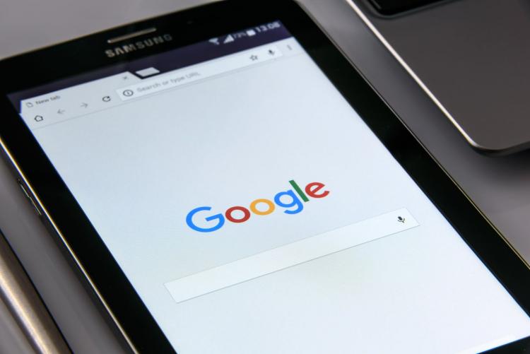 इंसानो की तरह बात करने वाला चैटबॉट गूगल ने किया लांच