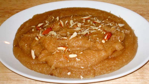 सूजी का हलवा बनाएं